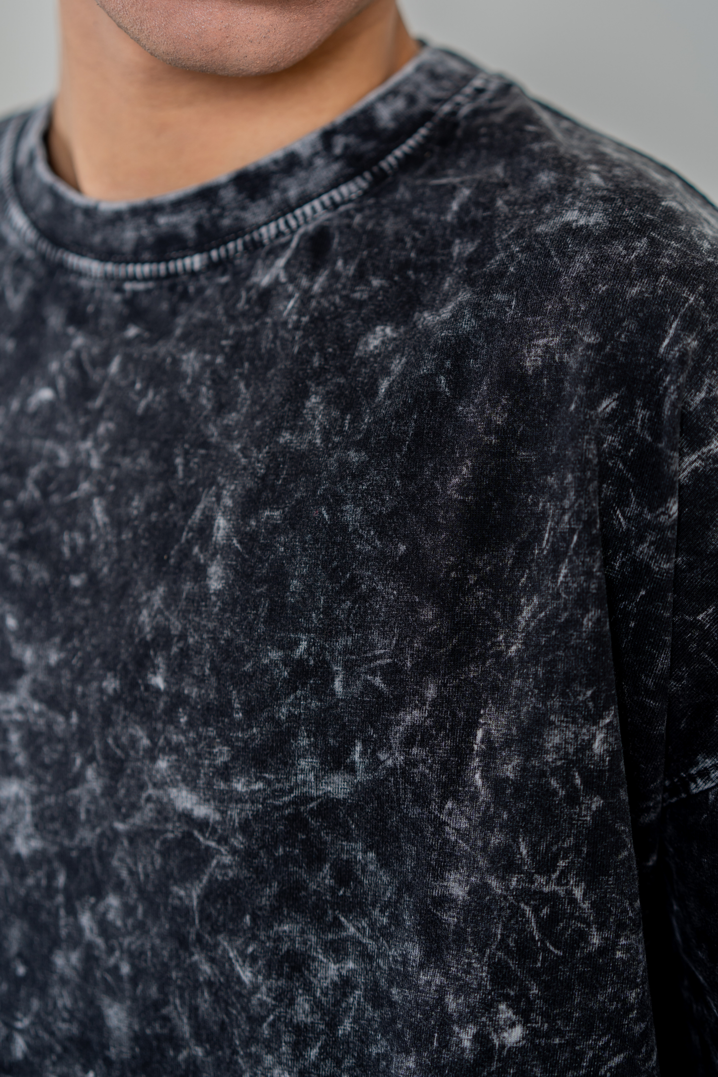 Men’s Full Pour Acid Wash Tee – Washed Black