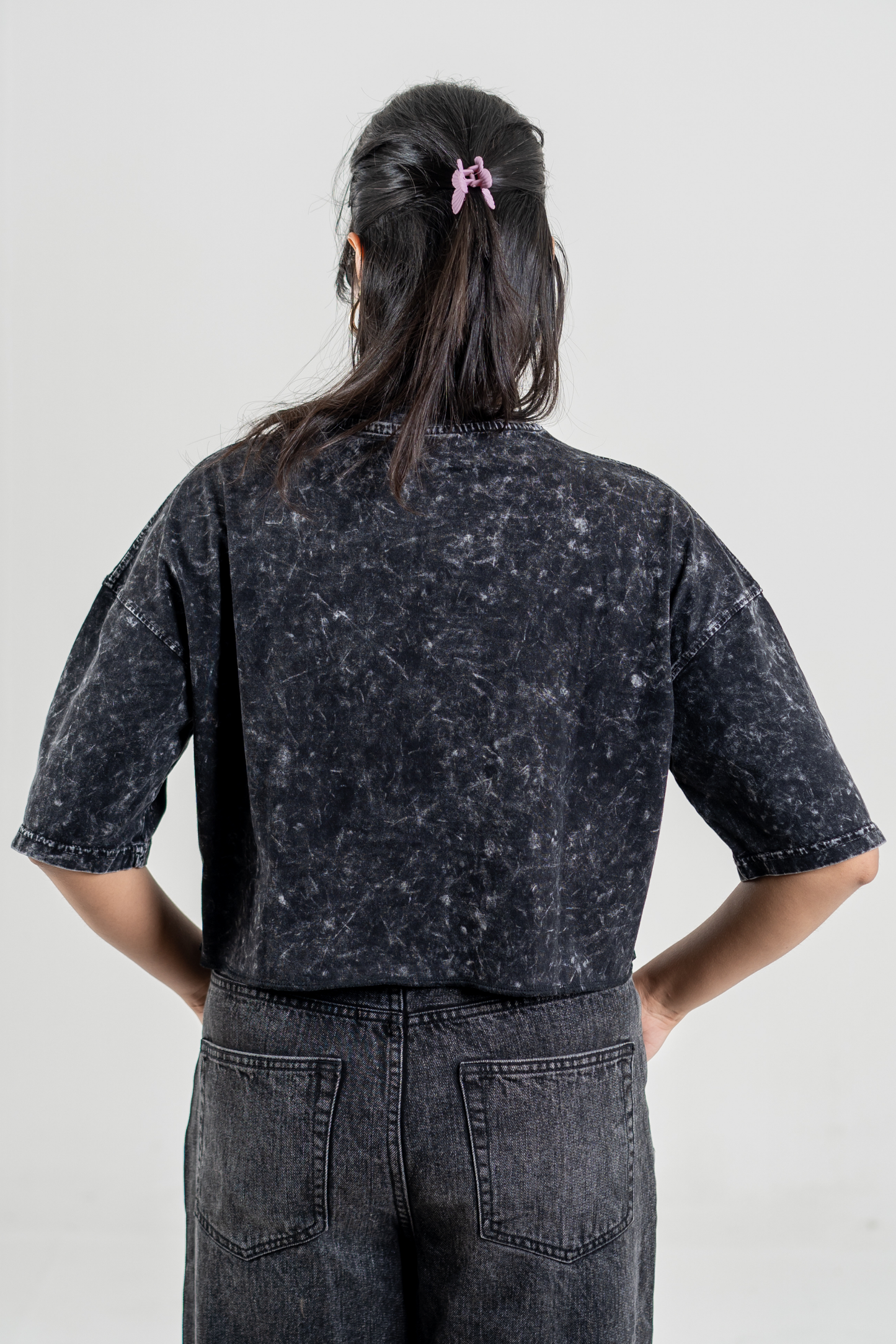 Women’s Short Pour Acid Wash Tee – Washed Black