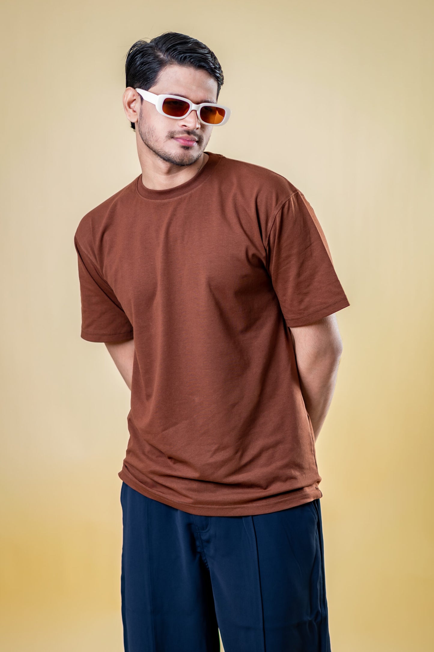 The Basics Chocolate – Regular Fit T-shirt