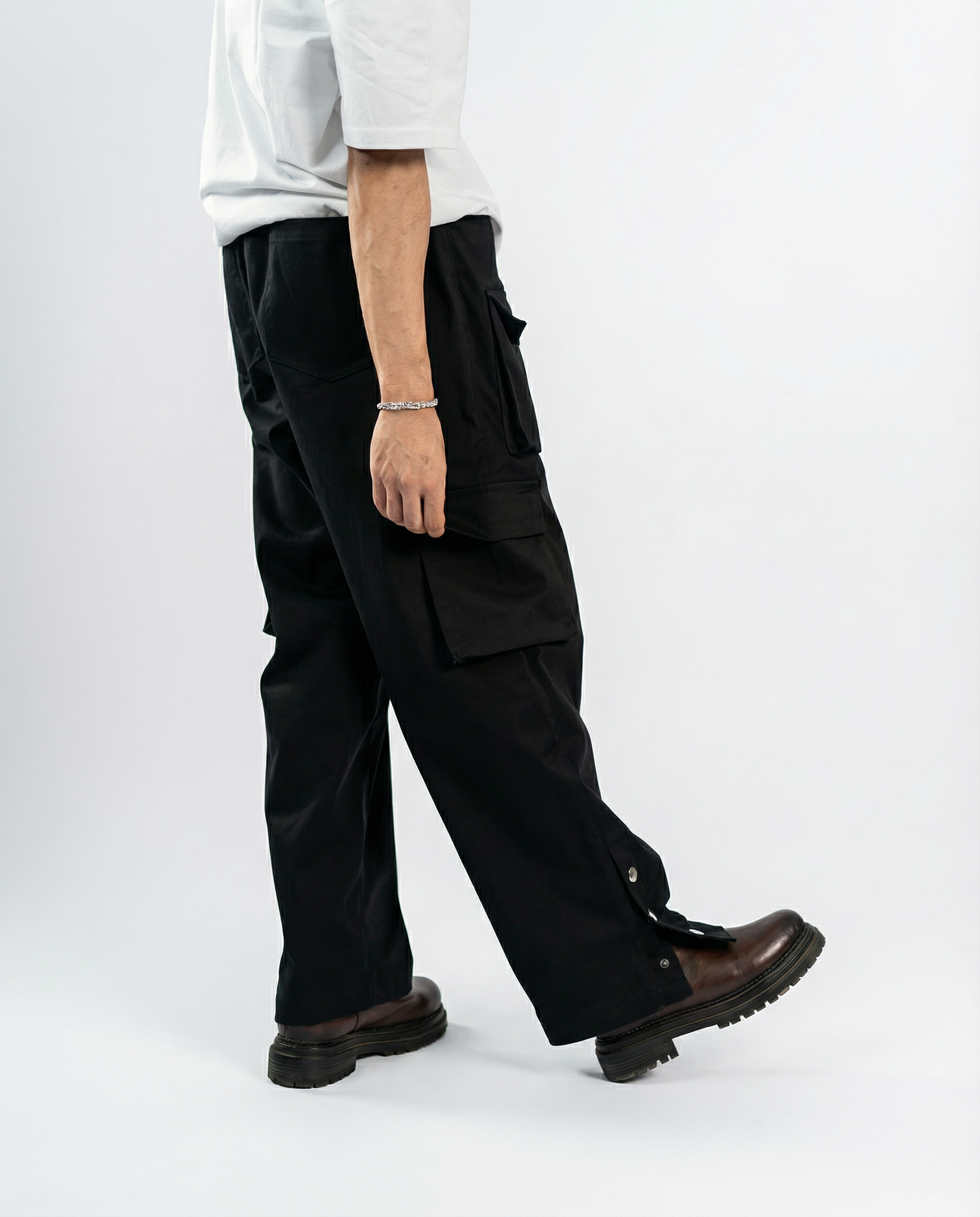 Field Cargos: Jet Black
