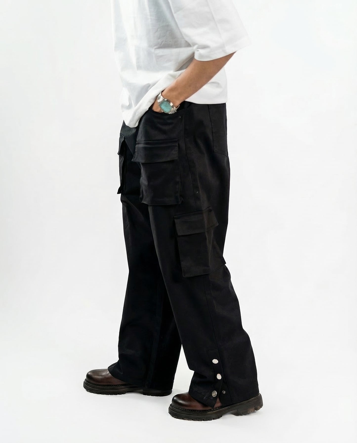 Field Cargos: Jet Black