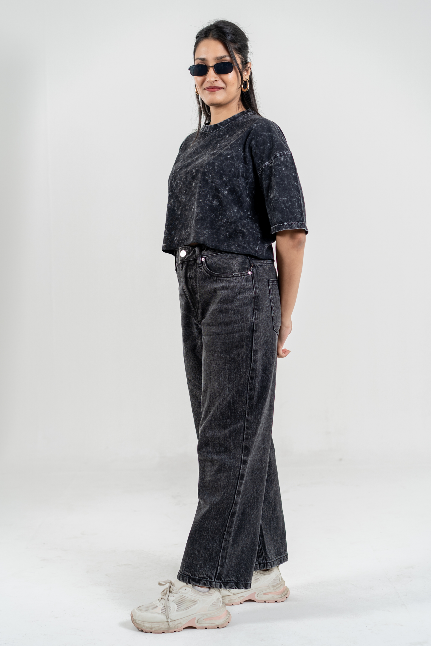 Women’s Short Pour Acid Wash Tee  –  Washed Black